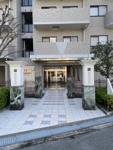 エル・アバンダント蛍池のエントランス