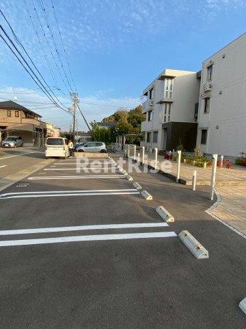 アルデバランの駐車場