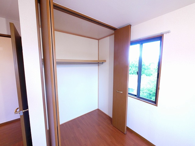 ラフィーネ結崎　Ｂ棟の収納|便利な収納スペースです