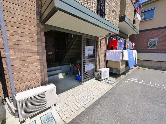 ラフィーネ結崎　Ｂ棟のエントランス|建物の内部です