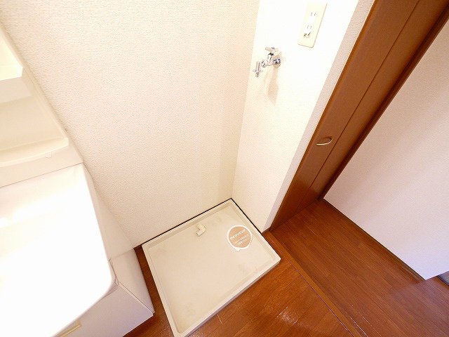 ラフィーネ結崎　Ｂ棟の設備|洗濯機置き場