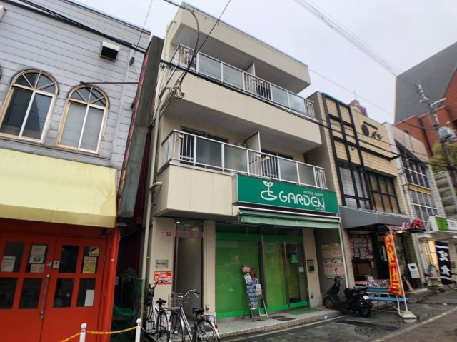 フィオーレ近大前の外観