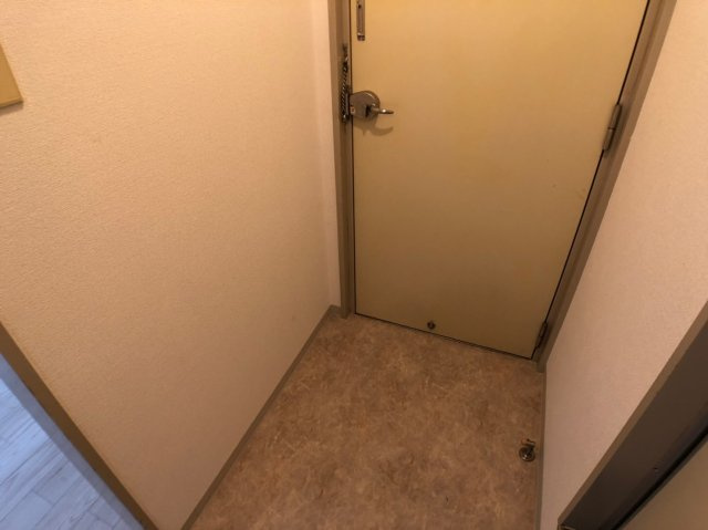 フィオーレ近大前の玄関