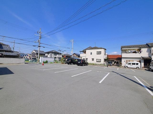 ルミナス　アークBの駐車場|カースペースがあります