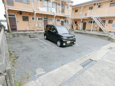 【駐車場】 | クリムスズランダイ2 | 駐車場です