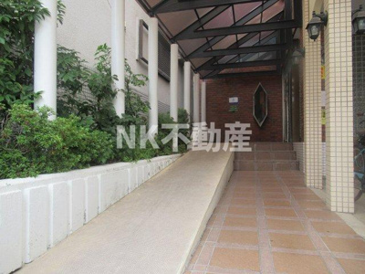 【エントランス】 | クオリティ小阪（八戸ノ里賃貸） | ゆとりのあるエントランスです