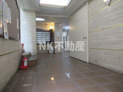 【ロビー】 | クオリティ小阪（八戸ノ里賃貸） | 建物の内部です