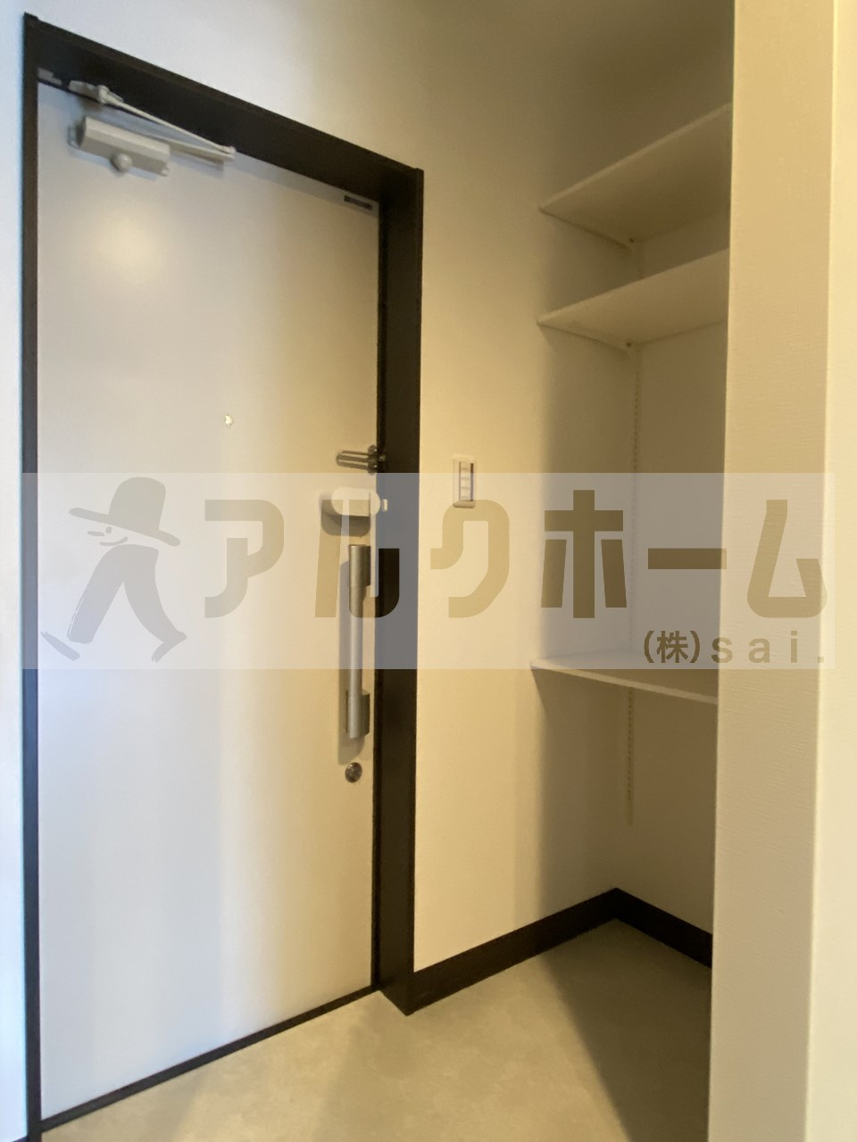 ステラウッド古室の玄関