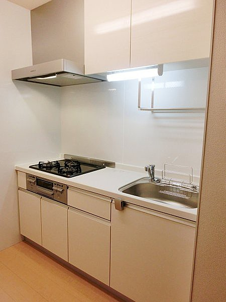 昭島市朝日町４丁目のアパートのキッチン