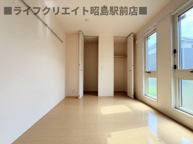 昭島市朝日町４丁目のアパートの寝室