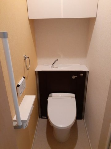 【トイレ】 | グラシオッソカツラ | コンパクトで使いやすいトイレです