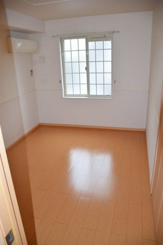 プリムローズ・Ｕの居間・リビング|こちらの居間で趣味の時間をお楽しみください