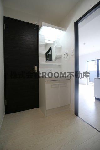 LIEN　SAUT(リアンソー)の洗面所|ゆったりとスペースのある洗面所