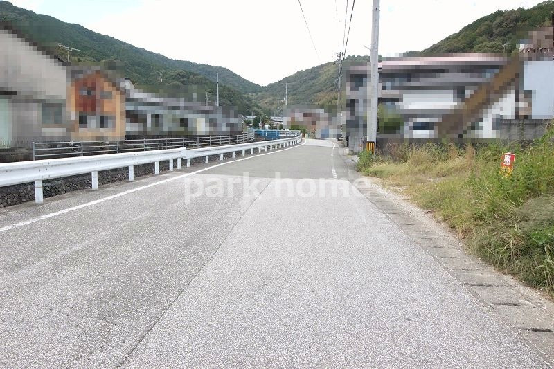 高知市六泉寺町　売土地の前面道路含む現地写真