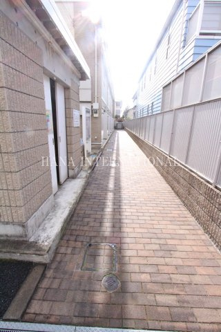 レオネクストこぶしのエントランス