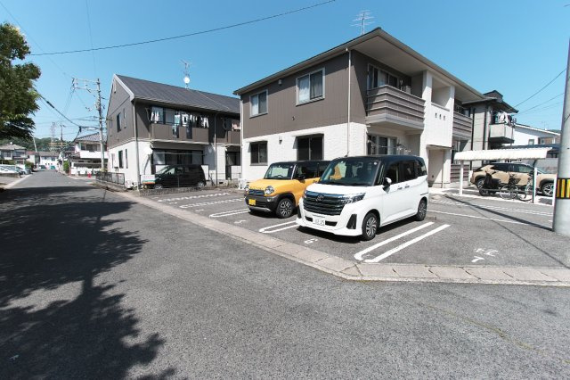 兼原駐車場の外観