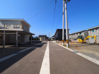 【前面道路含む現地写真】