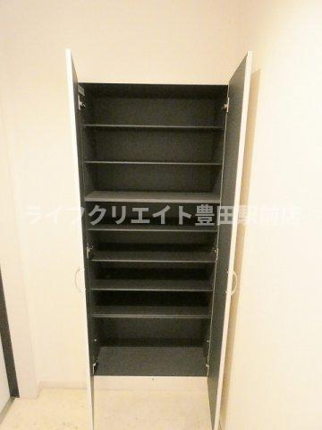 リブリ・フローレス壱番館の玄関|☆お部屋探しはライフクリエイト豊田駅前店へ☆