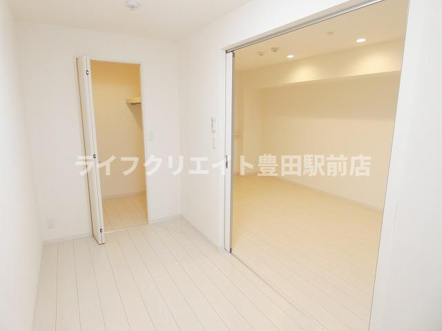 リブリ・フローレス壱番館の居間・リビング