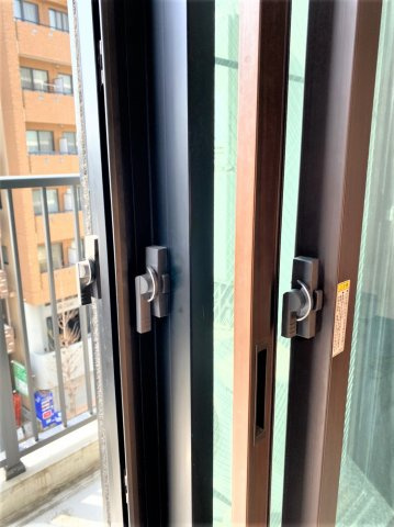 「防音マンション」ラシクラス目白通りの設備|2重ならぬ3重サッシの窓です。防音対策はばっちりです。