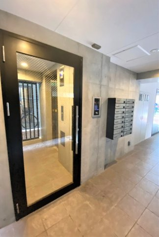 「防音マンション」ラシクラス目白通りのエントランス|毎日通るエントランスはこのようになっています