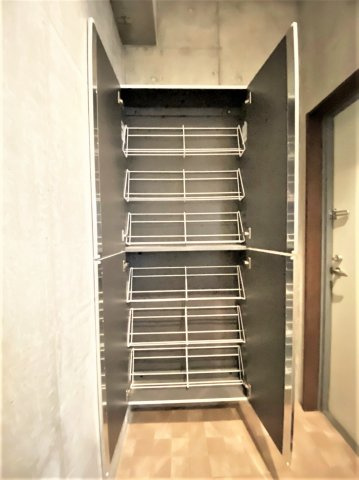 「防音マンション」ラシクラス目白通りの収納|シューズボックス