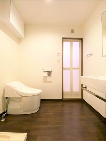 「防音マンション」ラシクラス目白通りの洗面所|ゆったりとスペースのある洗面所