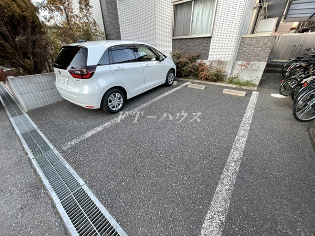 ジェンティーレ幕張本郷の駐車場