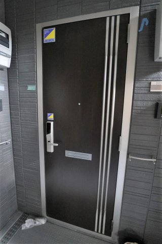 ハイアークEの玄関