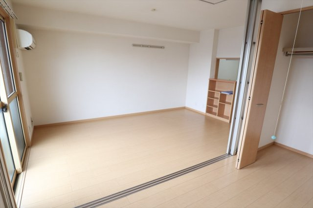 クレールレセンテA棟の寝室