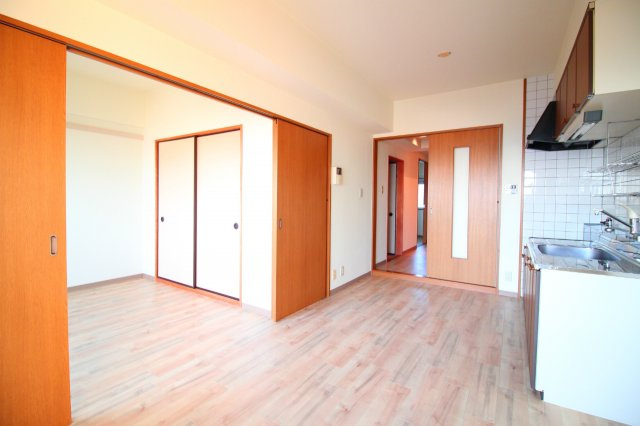 オスプリー塩屋の居間・リビング