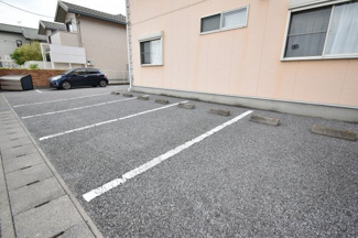 【駐車場】