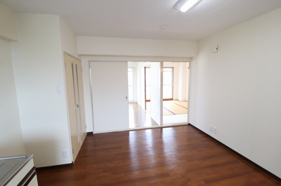 【居間・リビング】 | リバーサイドニッシン城東ハイツ