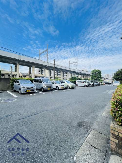パロスリバーコート博多壱番館の駐車場