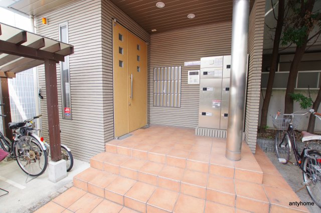 モーブ　仲介手数料無料のエントランス