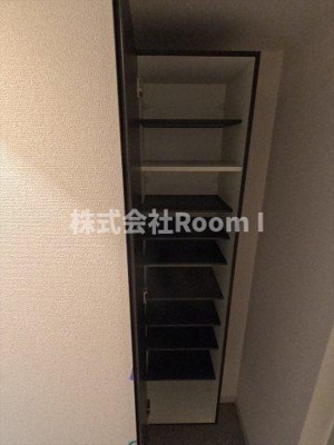 【玄関】 | カーサラピス | 明るい玄関です