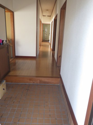 【玄関】 | 大館市岩瀬字赤沼・中古住宅