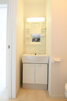 【独立洗面台】 | Ｃｏｌｏｒｚ　Ｈｉｙｏｓｈｉ | 別部屋参考写真です。