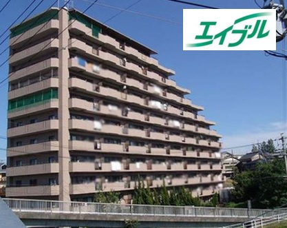 ラビデンス桃花台の外観|篠岡小・中学校　近く。
MEGAドン・キホーテ・ホームセンターバロー　近く。