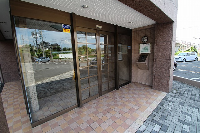 ラビデンス桃花台のエントランス