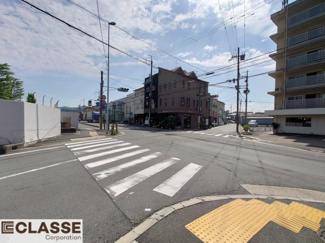 【前面道路含む現地写真】 | 宇治市宇治戸ノ内　売土地　建築条件付き | 大きなスーパーには、ホームセンター、ドラッグストア、100円均一、衣料品、家電量販店などが揃っており、週末のお買い物はこちらでほとんど揃えれます！