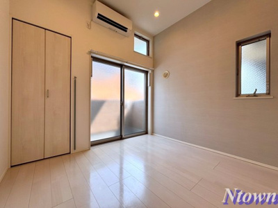 【内装】 | ハーモニーテラスケー | こちらの居間で趣味の時間をお楽しみください