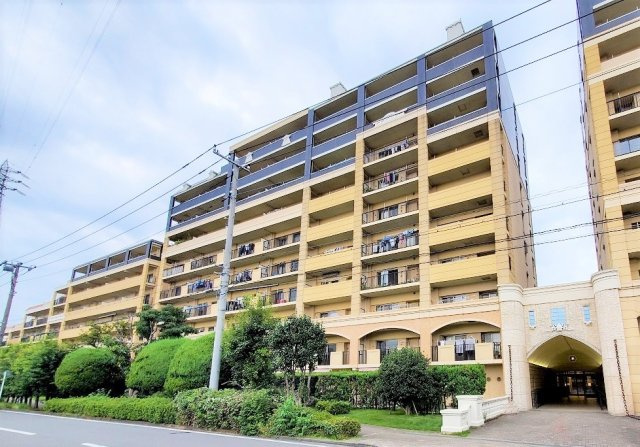 小田急線「生田」レイディアントシティ向ヶ丘遊園フランス街区の画像