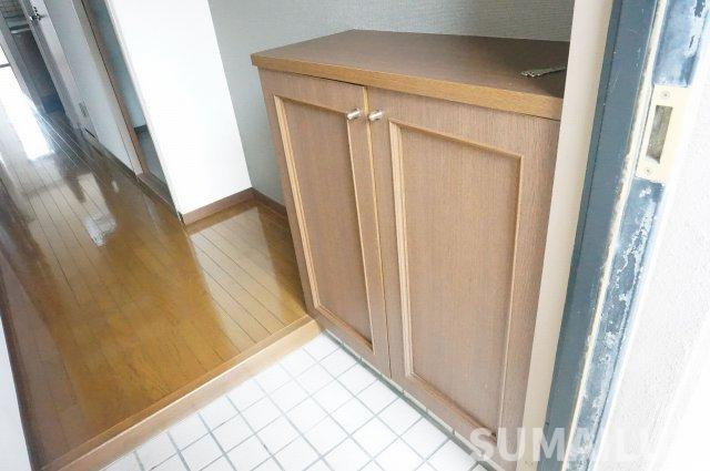 熊本市中央区八王寺町の賃貸マンションの玄関