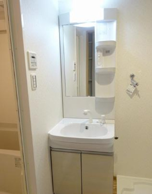 【洗面所】 | f-cube 1st Toyonaka | ※同タイプの写真となり、実際のお部屋とは異なる場合があります