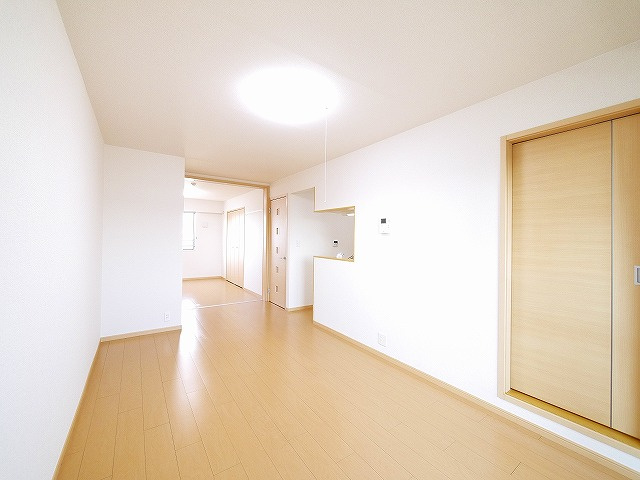 フィオーレ小泉の居間・リビング|使いやすいリビングです