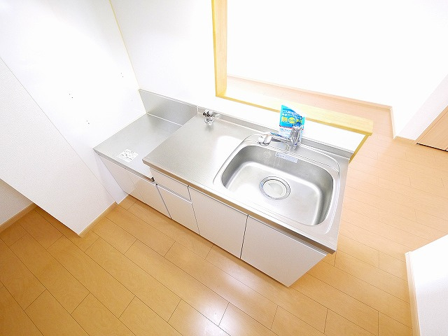 フィオーレ小泉のキッチン|コンパクトなキッチンで掃除もラクラク