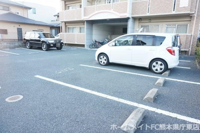 エトワール月出の駐車場