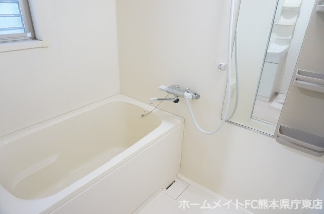 熊本市東区月出７丁目の賃貸マンションの浴室