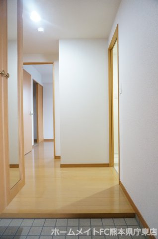 熊本市東区月出７丁目の賃貸マンションの玄関